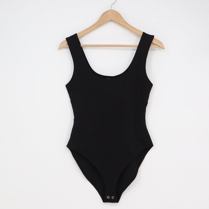 Forever 21 Womens Knit Bodysuit Black Scoop Neck Sleeveless Snap Closure Size M