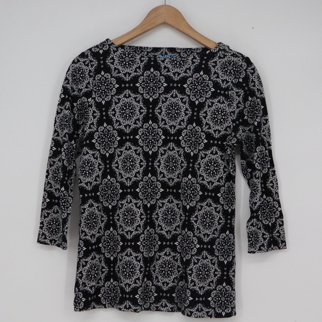 Croft & Barrow Womens XS Black White Medallion 3/4 Sleeve Boat Neck Cotton Top