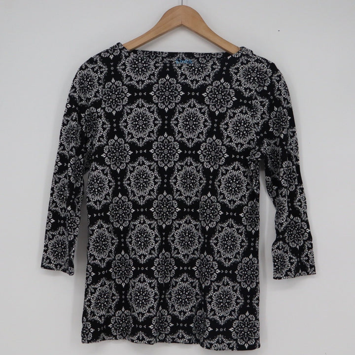 Croft & Barrow Womens XS Black White Medallion 3/4 Sleeve Boat Neck Cotton Top