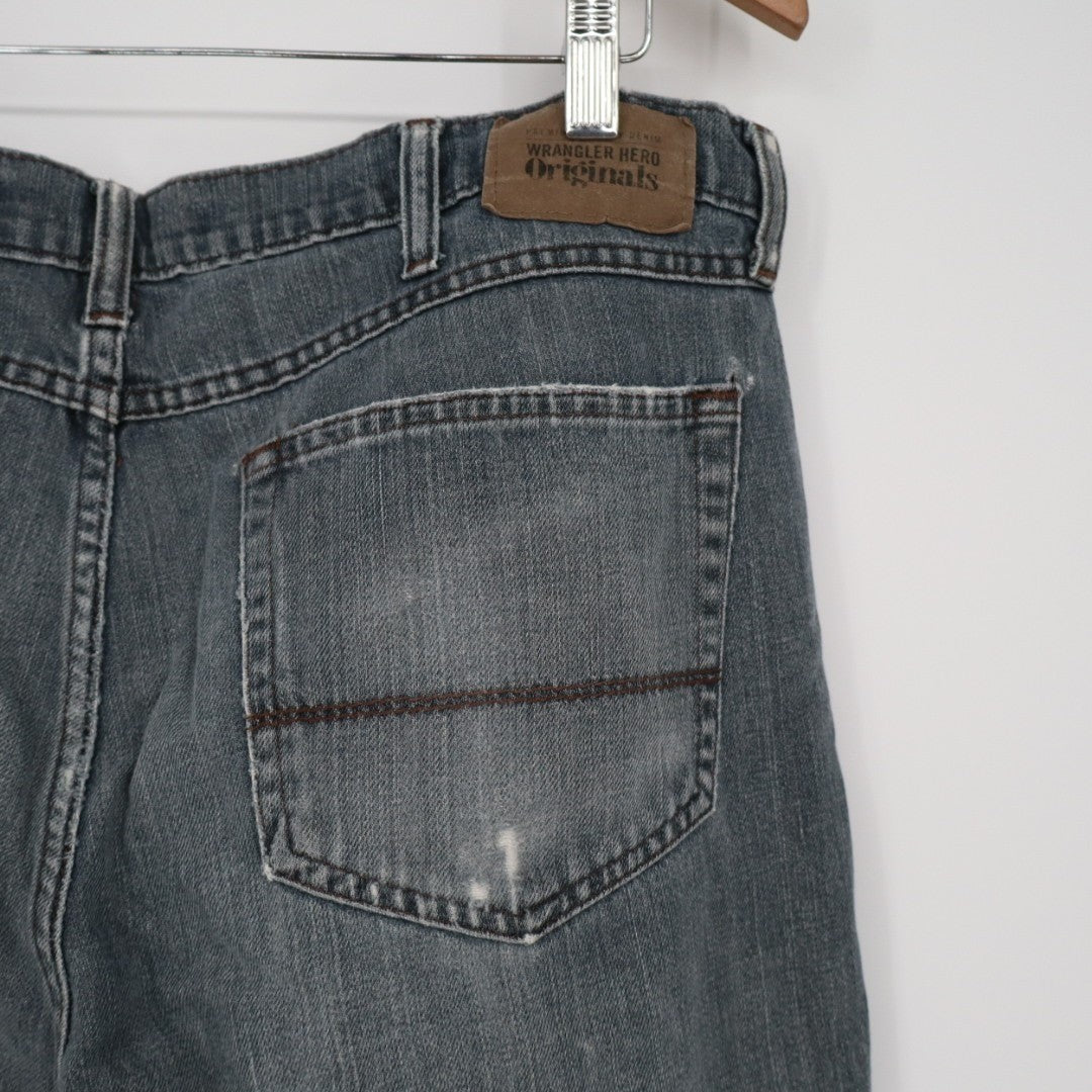 Wrangler Bootcut Jeans Mens 34x30 Blue Denim Preppy Distressed Comfy Relaxed Fit