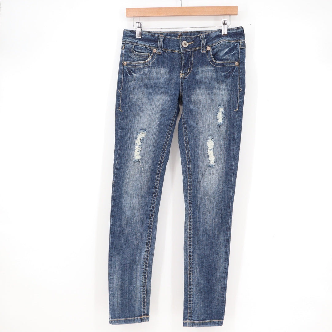 Amethyst Womens Distressed Skinny Jeans Blue Medium Wash Low Rise Size 3