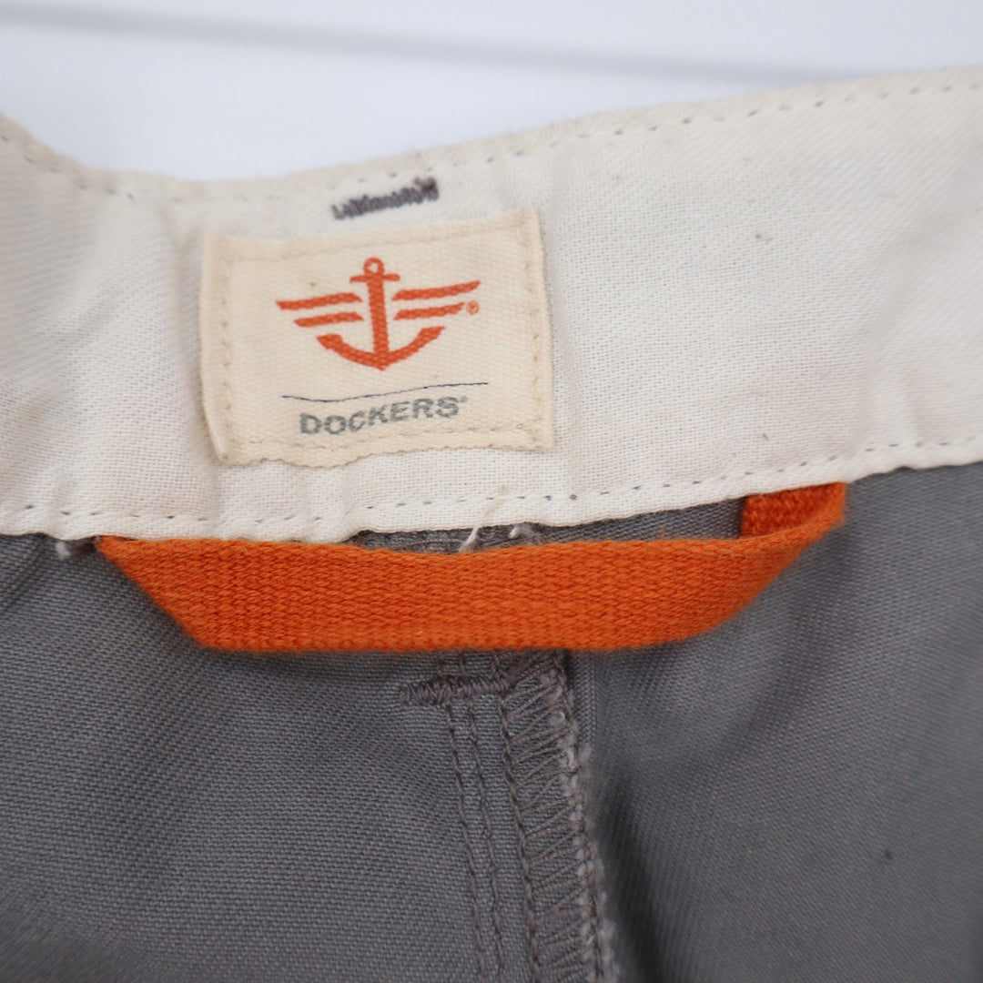 Dockers Shorts Mens 42 Classic Fit Gray Cotton Twill Flat Front Good
