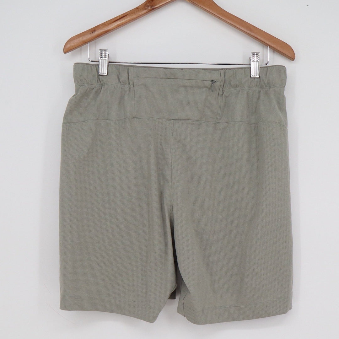 Uniqlo Ultra Light Shorts Mens Large Sage Green Active Hiking 7in Inseam