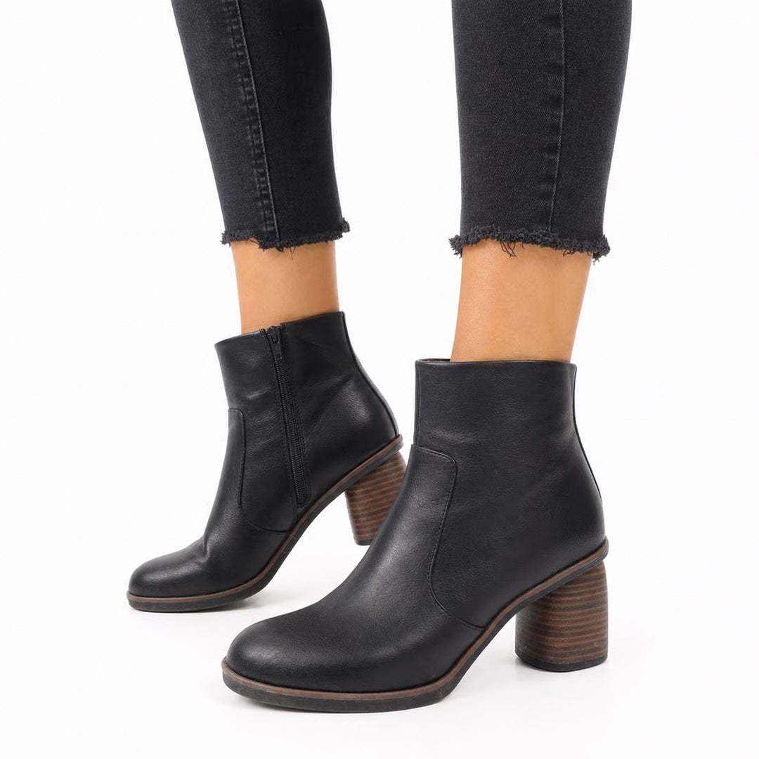 Journee Collection Black Faux Leather Ankle Boots Block Heel Side Zip Size 8.5M