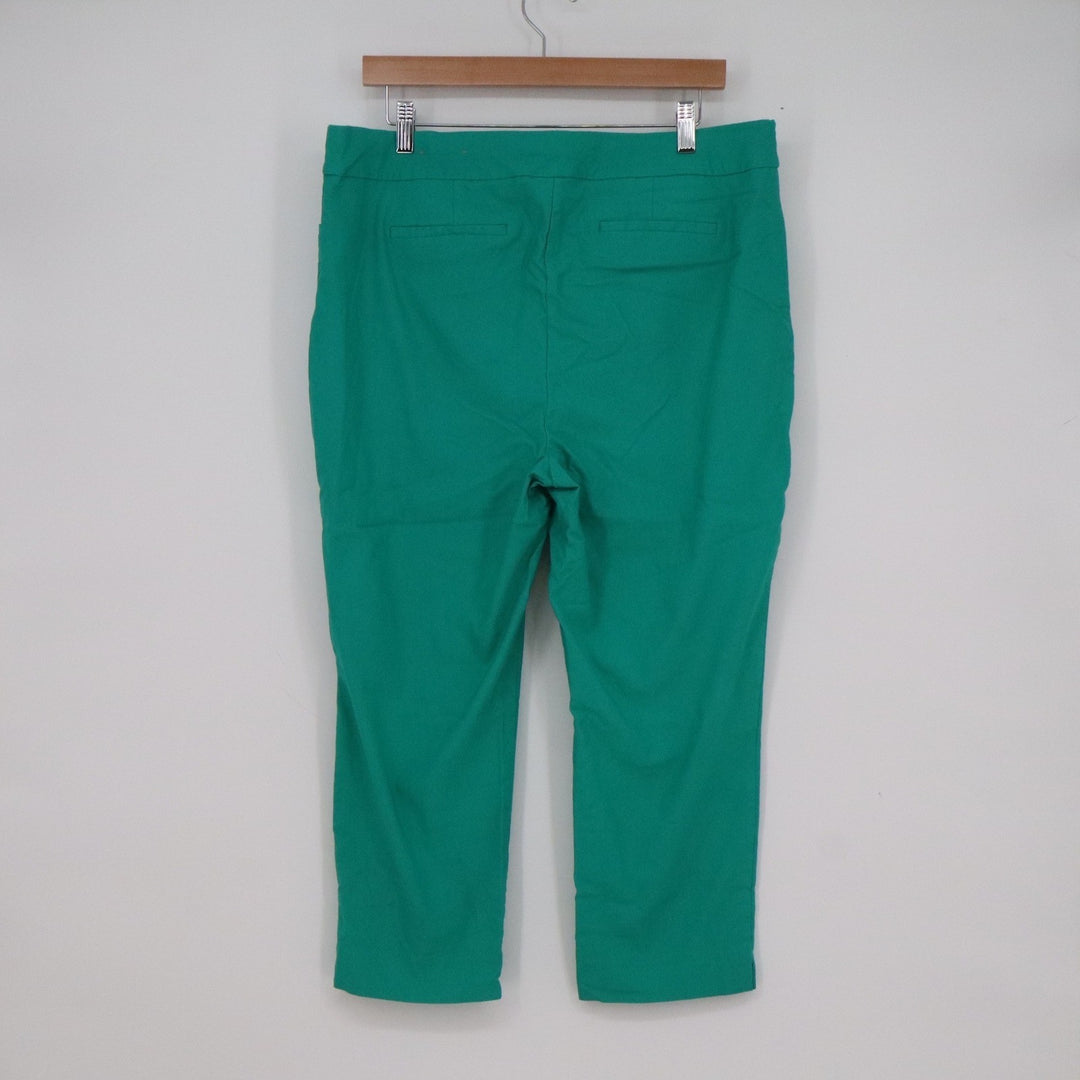 Chicos Emerald Green Pull On Cropped Pants Size 3 US 16 Straight Leg Stretch