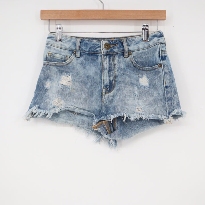 Bullhead Denim Co High Rise Distressed Denim Shorts Light Wash Size 0 10869