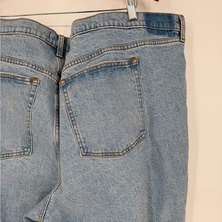 Abercrombie & Fitch The Straight Mid Rise Jean Women's Size 37
