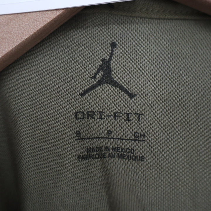 Jordan UNC Tar Heels Dri-FIT T-Shirt Mens Small Olive Green Flag Patch AH5
