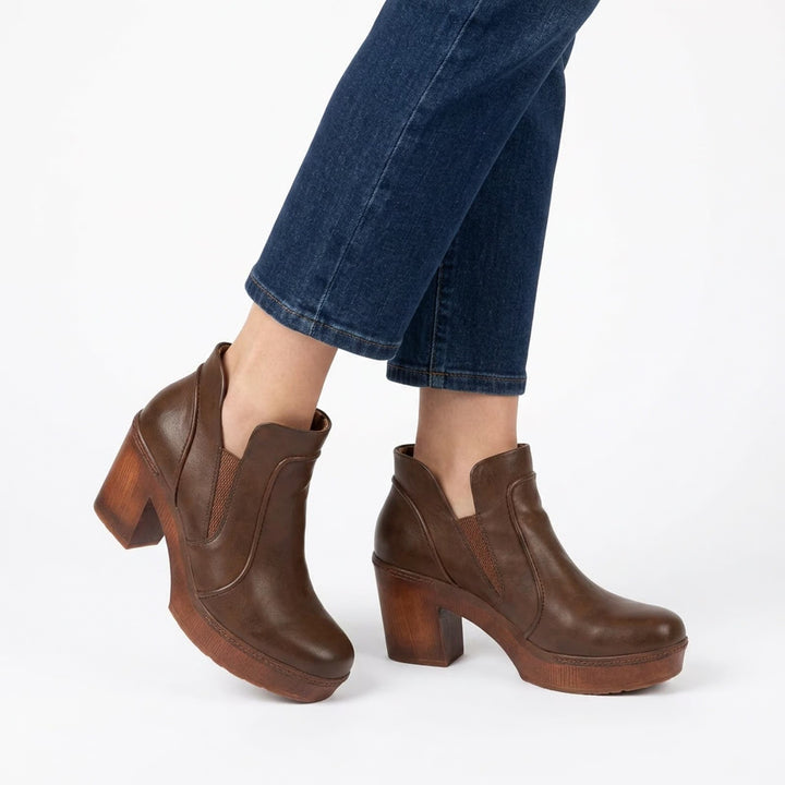 Korks Bootie Women 9.5M Brown Round Neck Block Heel Pull On Platform Ankle Boots
