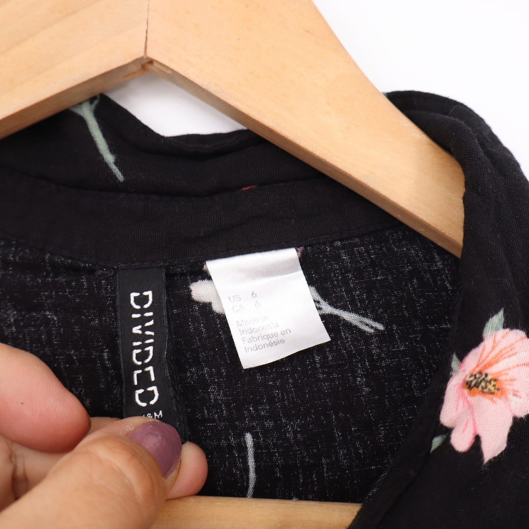 H&M Divided Black Pink Floral Viscose Button Up Blouse Smocked Size 6