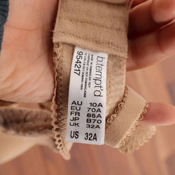 B.tempt'd Modern Method Strapless Bra Womens 32A Nude Stretch Underwire Padded