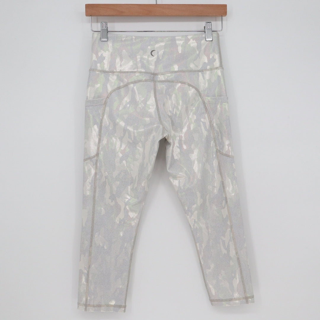 Zyia Leggings Women's 6-8 Metallic Camo Pocket Light n Silver Crop