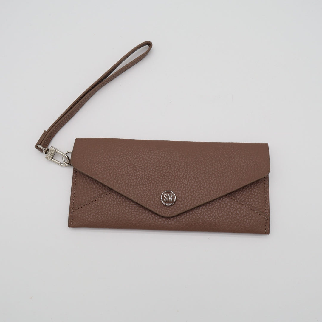 Steve Madden Womens Beige Pebbled Leather Envelope Convertible Wristlet Wallet