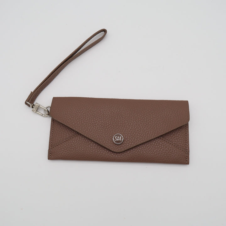 Steve Madden Womens Beige Pebbled Leather Envelope Convertible Wristlet Wallet