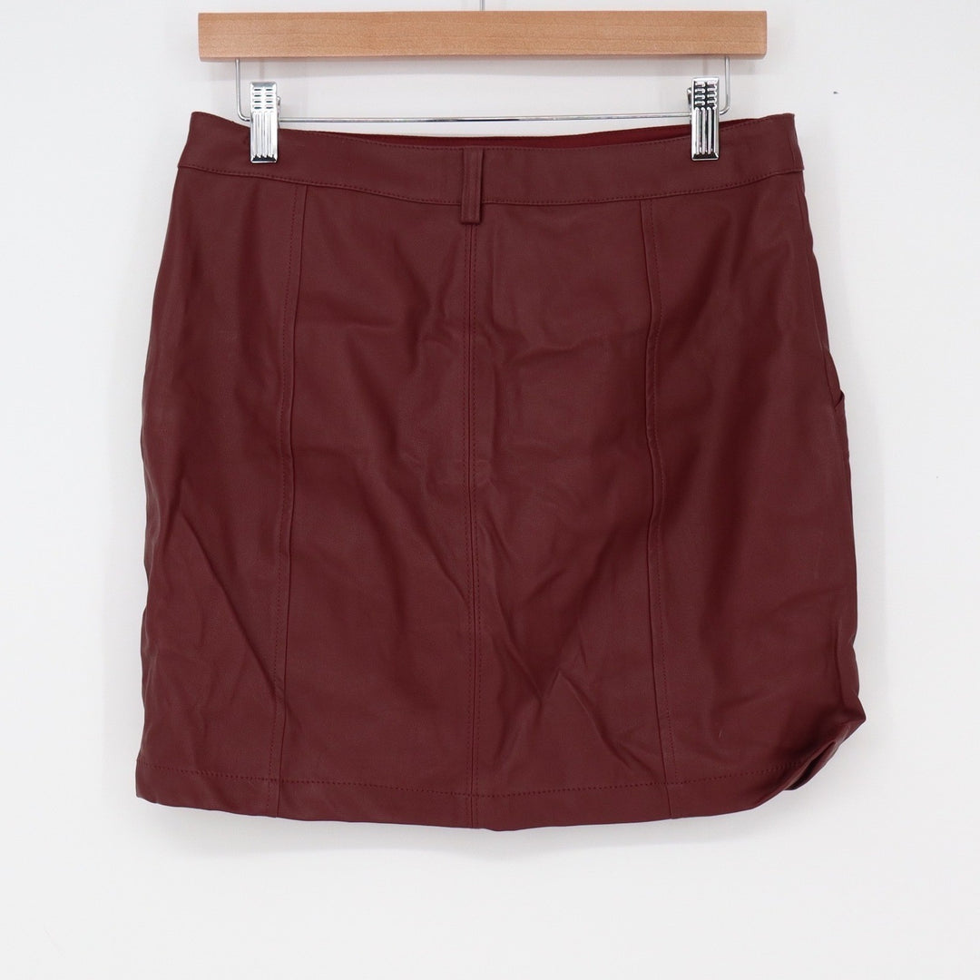 Express Skirt Womens 6 Burgundy Faux Leather Mini Patch Pocket NEW