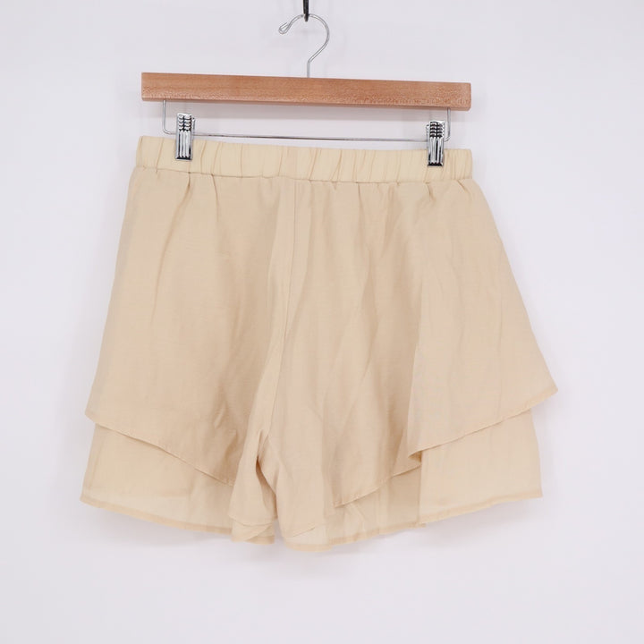 Shorts Womens Medium Beige Pleated Ruffle Layered Flowy Pull On Elastic Waist