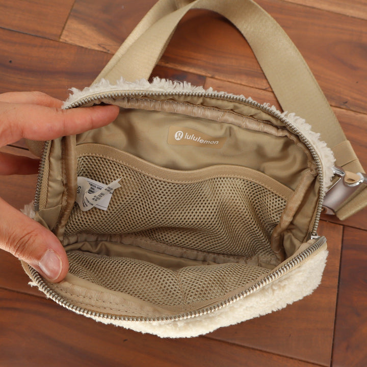 Lululemon Everywhere Belt Bag 1L Fleece Ivory Cream Sherpa Waist Pack