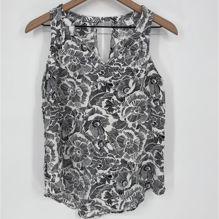 Old Navy Women's Size SP Sleeveless Keyhole Neck Floral Print Top