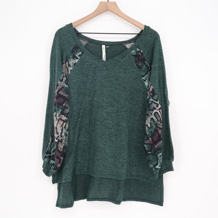 NY Collection Top Womens 2X Green Snakeskin Raglan Sleeve Excellent