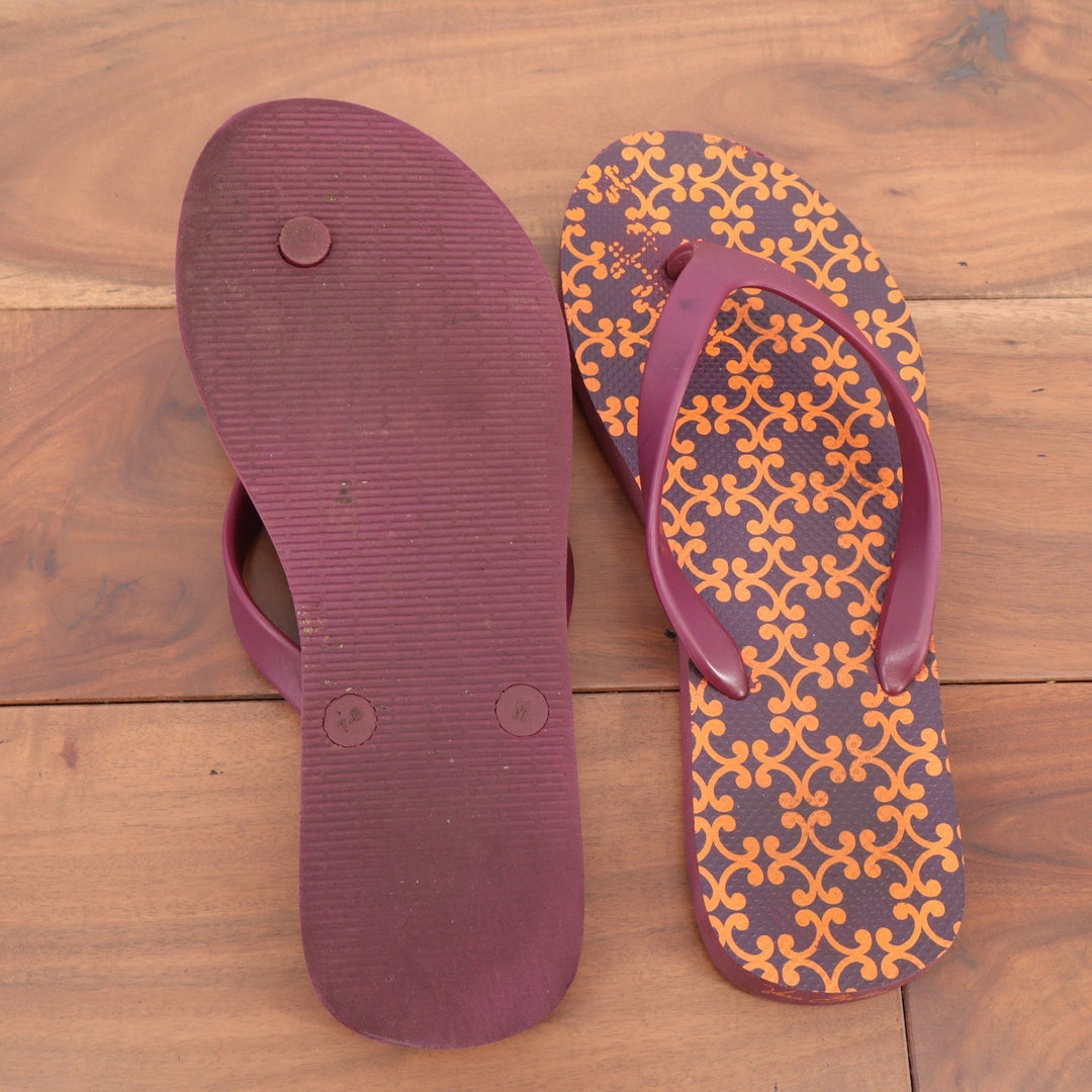 Purple and Orange Filigree Pattern Flip Flop Sandals Size 7-8 Casual Beachwear