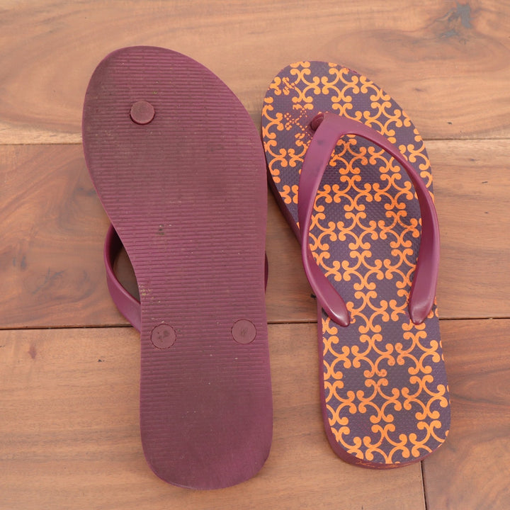Purple and Orange Filigree Pattern Flip Flop Sandals Size 7-8 Casual Beachwear