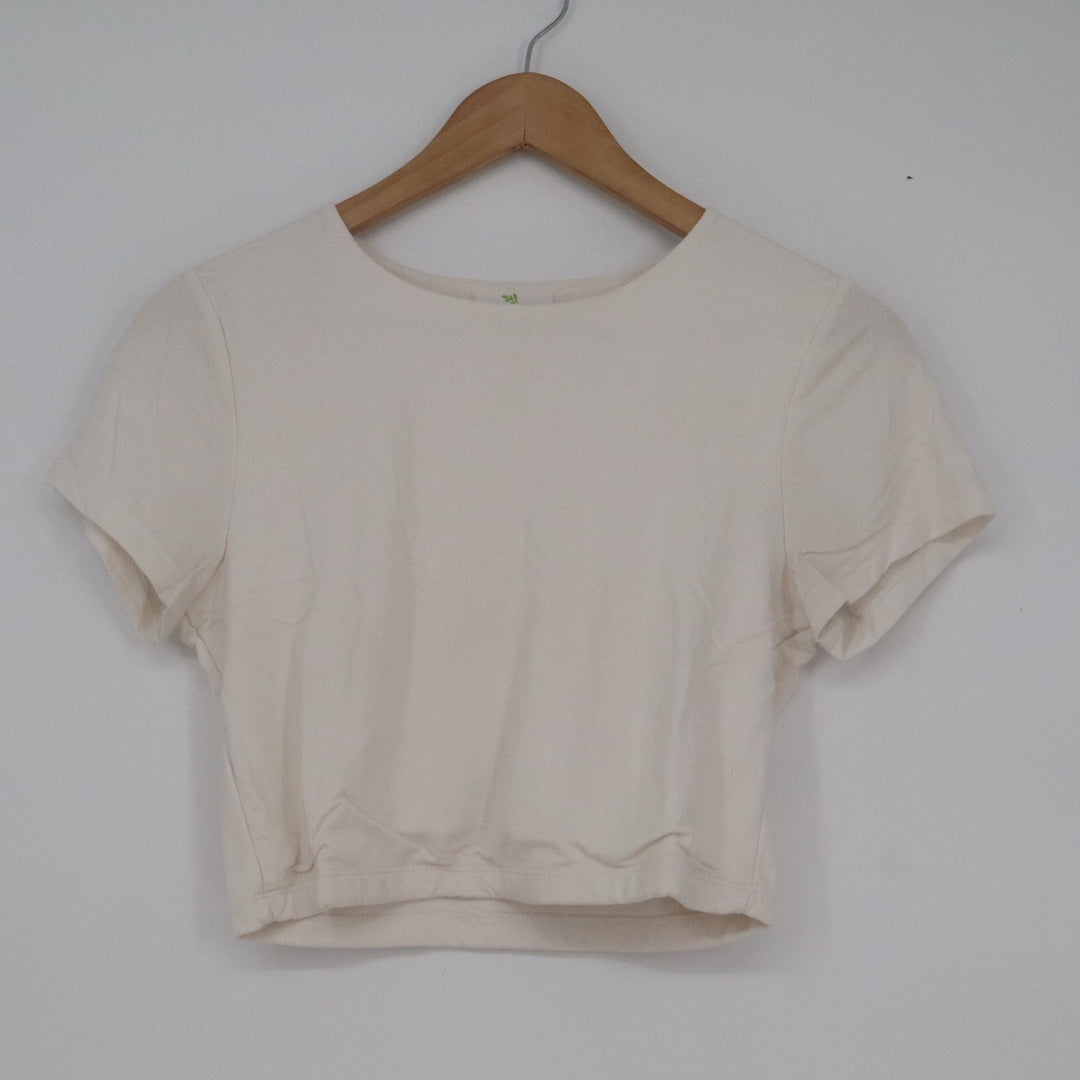 Live in the Moment Cream Crop Top Short Sleeve Crew Neck Mens Medium