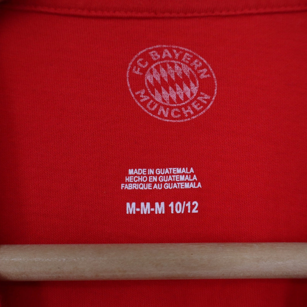 FC Bayern Munchen Red Long Sleeve T-Shirt Youth Medium 10/12 Soccer Fan Tee