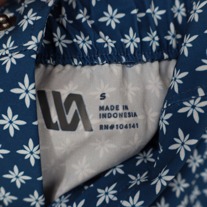 VRST Mens Resort Short 6" Deep Denim Print Blue White Floral Stretch Size S