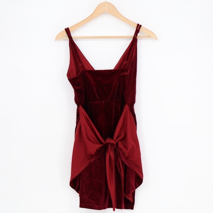 Tobi Mini Dress Womens Medium Burgundy Velvet Stretch Spaghetti Strap Back Bow