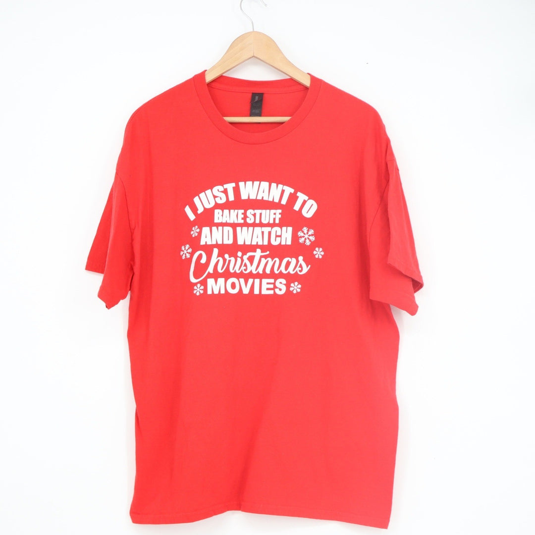 Gildan Mens XL Red Christmas Movie Baking Graphic T-Shirt Heavy Cotton