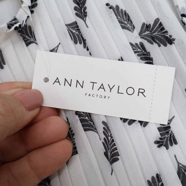 Ann Taylor Factory Leaf Print Pleated Flutter Sleeve Blouse White Black Small