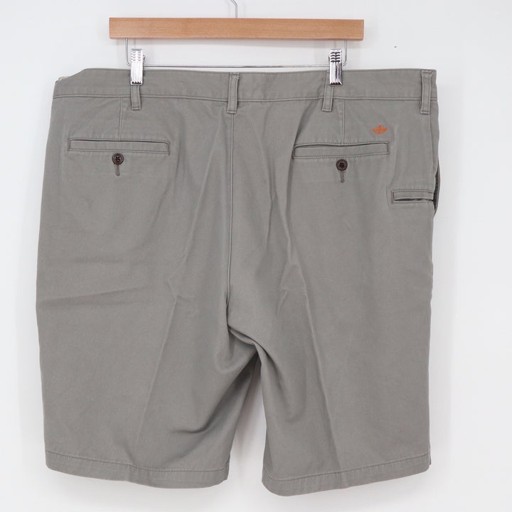 Dockers Shorts Mens 42 Classic Fit Gray Cotton Twill Flat Front Good