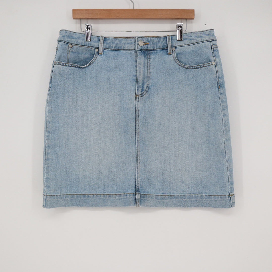 Talbots Denim Mini Skirt Size 12 Light Blue Amalfi Wash Stretch Cotton Blend