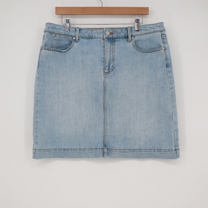Talbots Denim Mini Skirt Size 12 Light Blue Amalfi Wash Stretch Cotton Blend