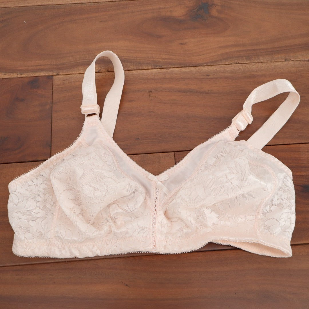 Bali Double Support Spa Closure Lace Wireless Bra Womens 36B Light Pink Seamless