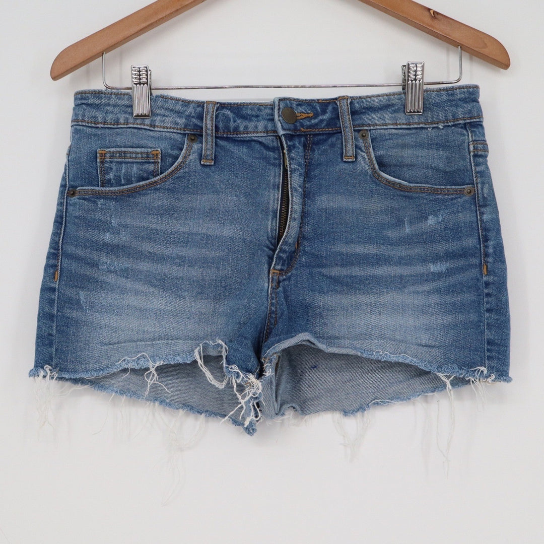 Universal Thread Womens Blue Denim Cut Off Shorts Medium Wash Frayed Hem Size 8