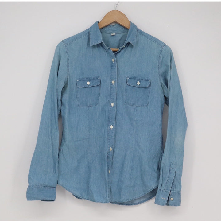 Uniqlo Womens Light Wash Denim Chambray Button Down Shirt Small Blue