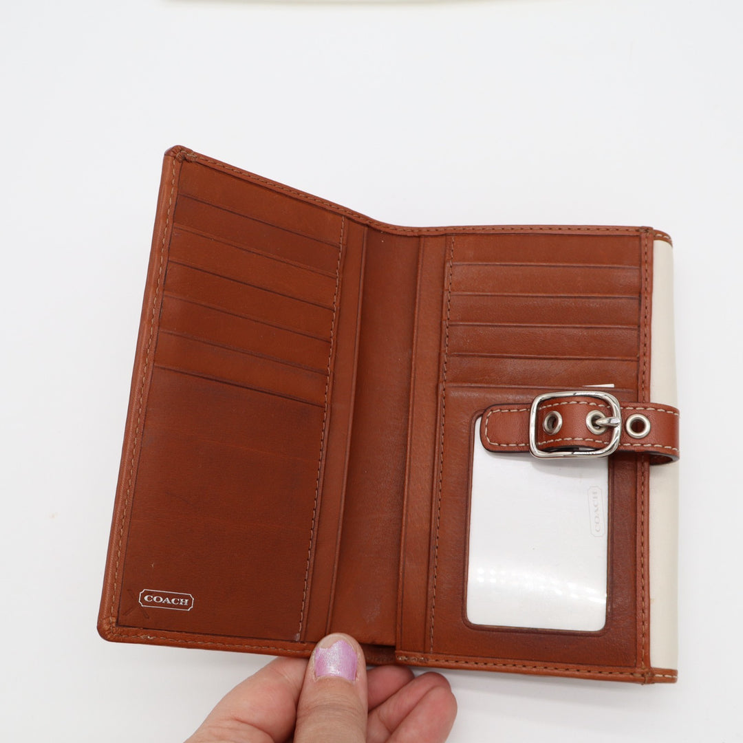 Coach Purse Womens White Tan Leather Buckle Credit Card Slots Bifold Wallet