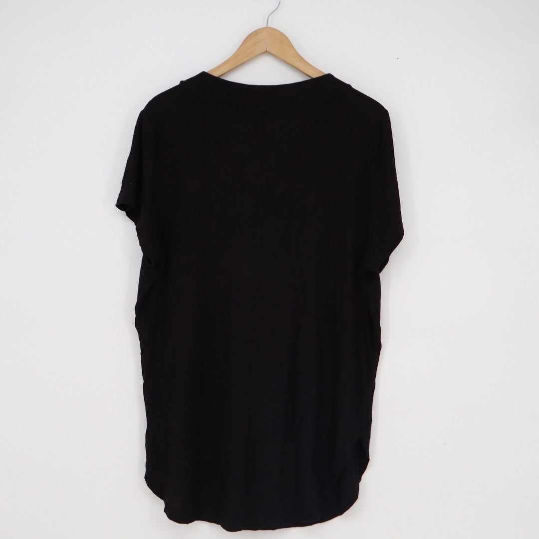 Old Navy Luxe Womens Large Black V-Neck Short Sleeve Curved Hem Tunic Tee Shirt