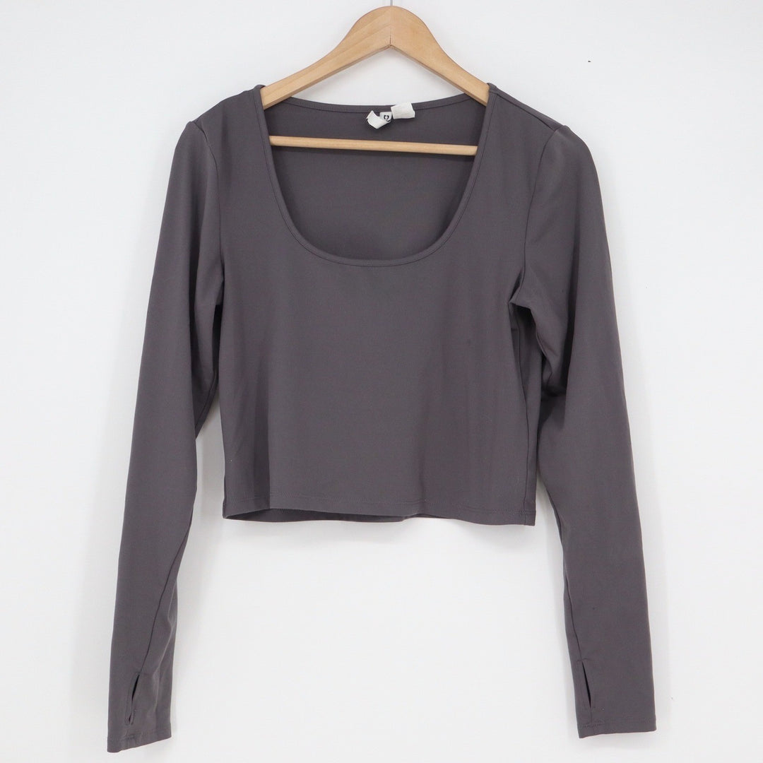 HM Divided Womens Charcoal Gray Scoop Neck Long Sleeve Crop Top Thumbholes L
