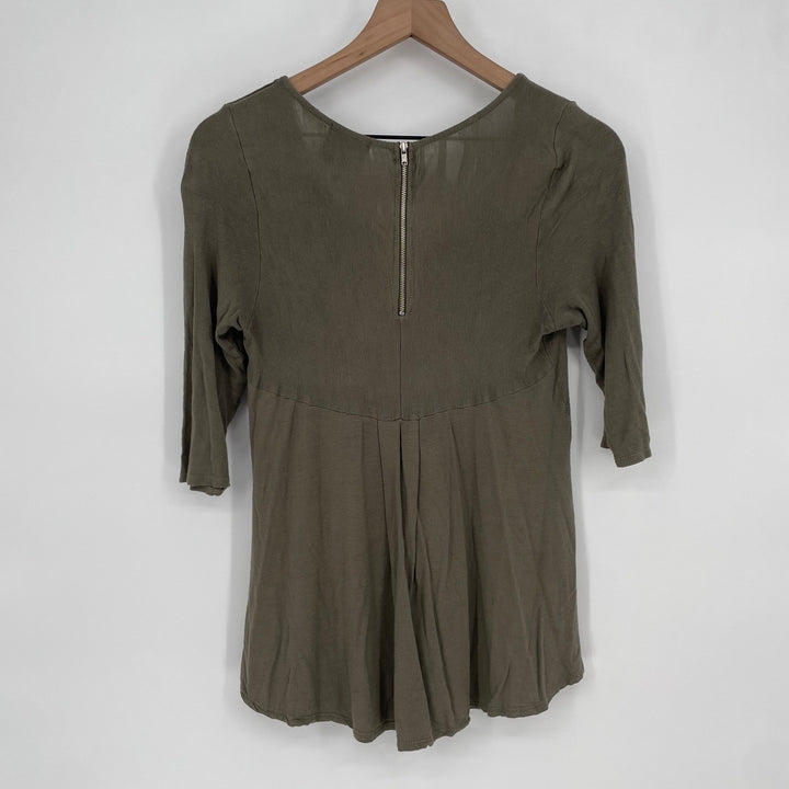 WJ Womens Olive Green Tunic Top 3/4 Sleeve Scoop Neck Zipper Back Size S
