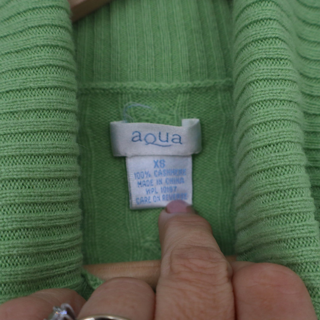 Aqua Women XS Green 100% Cashmere Cable Knit Turtleneck Sweater Long Sleeve