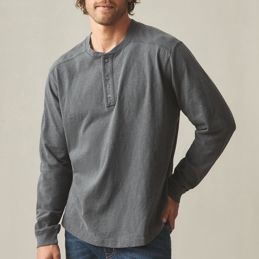 American Giant Broken-In Premium Slub T-Shirt Men Large Washed Black Henley Neck