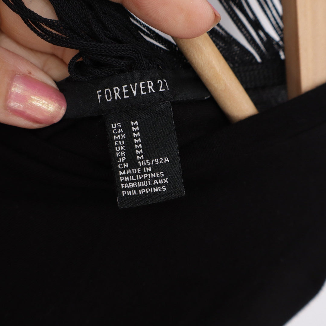 Forever 21 Top Womens M Shredded Open Back Black Dolman Short Sleeve Excellent