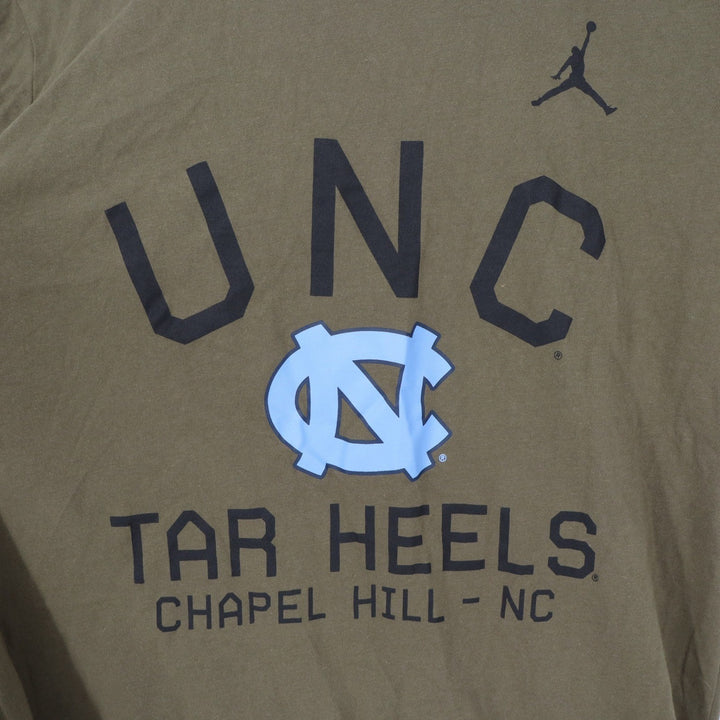 Jordan UNC Tar Heels Dri-FIT T-Shirt Mens Small Olive Green Flag Patch AH5