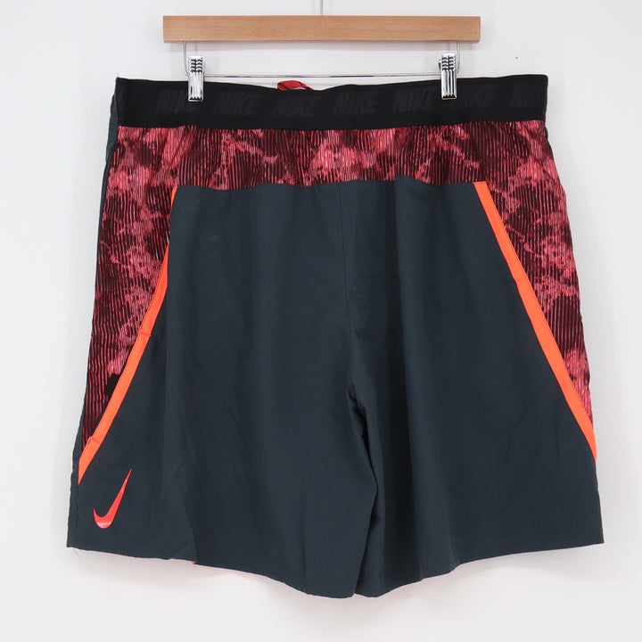 Nike Athletic Shorts Mens XXL Black Red Camo Training Gym Excellent