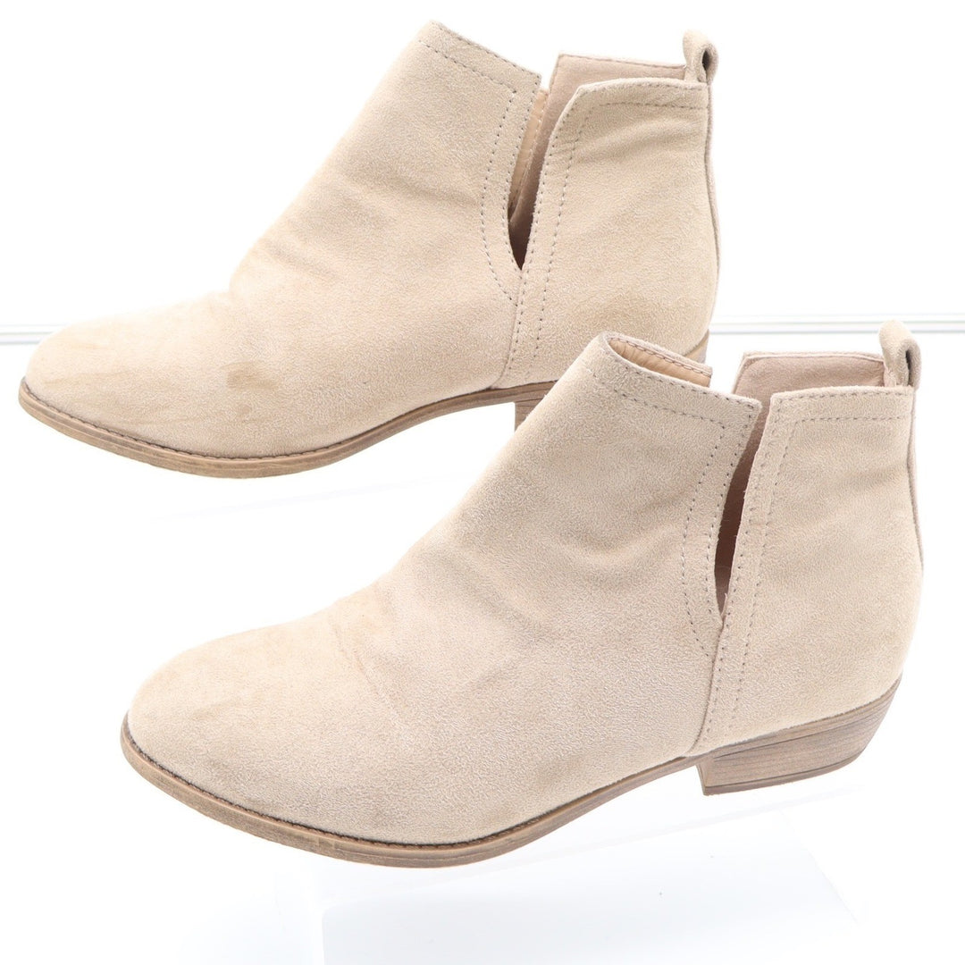 GC Shoes Womens Tan Beige Faux Suede Side Cutout Low Block Heel Ankle Boots 10