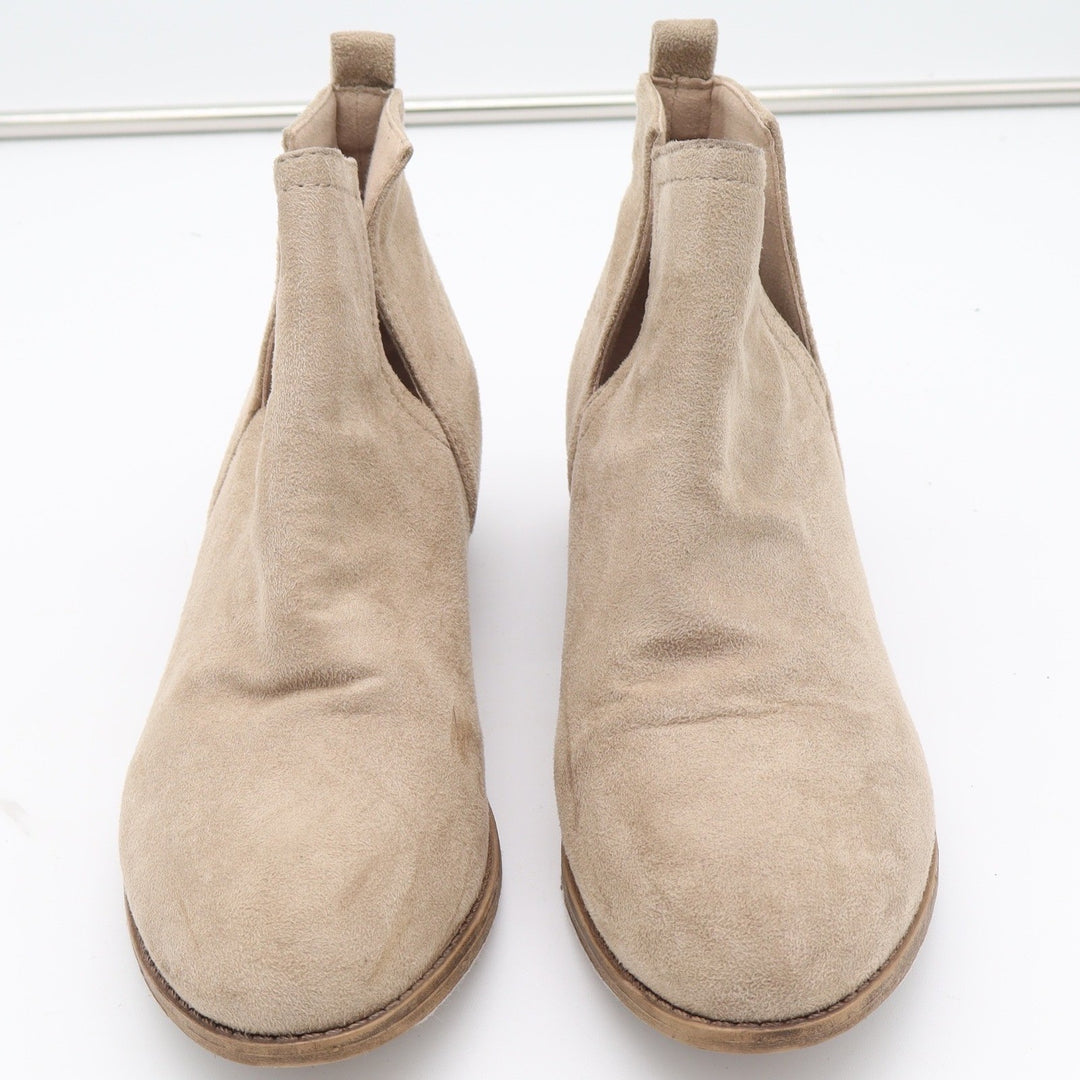 GC Shoes Womens Tan Beige Faux Suede Side Cutout Low Block Heel Ankle Boots 10