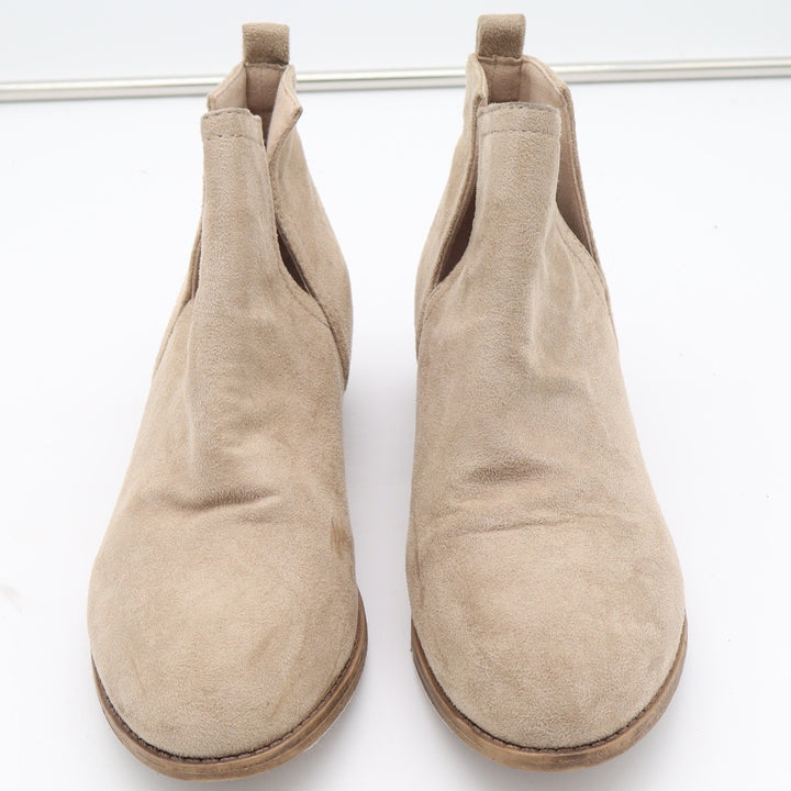 GC Shoes Womens Tan Beige Faux Suede Side Cutout Low Block Heel Ankle Boots 10