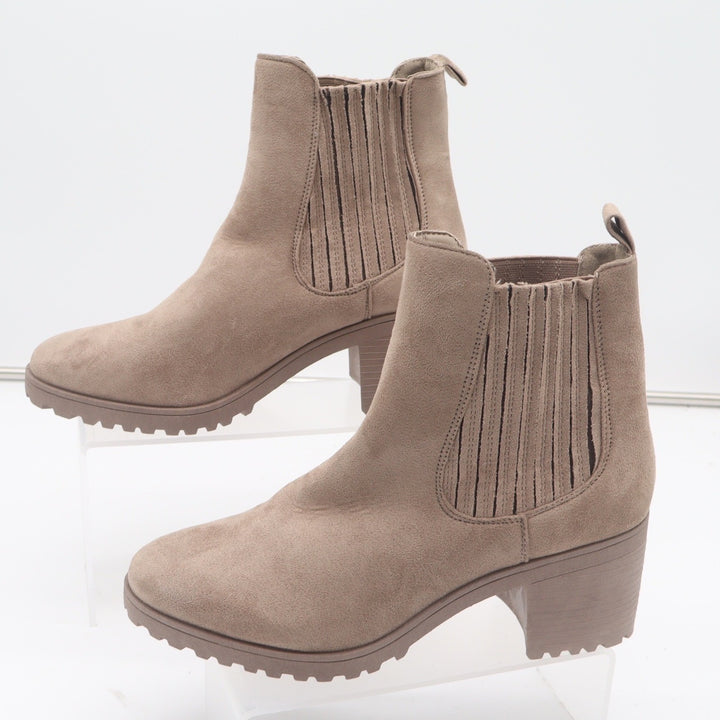 Qupid Womens Taupe Faux Suede Ribbed Chelsea Lug Sole Block Heel Ankle Boots 10
